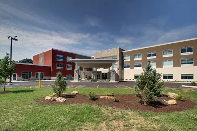 Photo 2 - Holiday Inn Express & Suites Galesburg by IHG