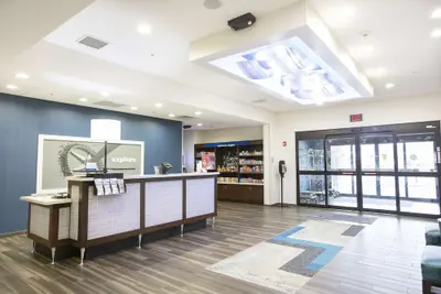 Photo 5 - Hampton Inn Toledo/Oregon