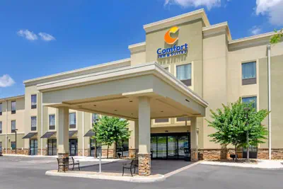 Photo 2 - Comfort Inn & Suites Lynchburg Airport - University Area