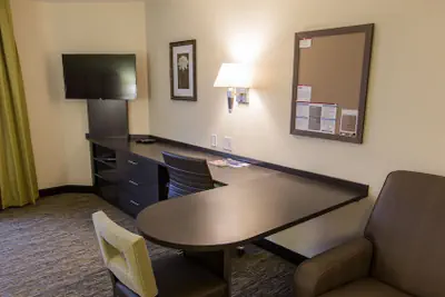 Photo 3 - Candlewood Suites : Overland Park - W 135th St by IHG