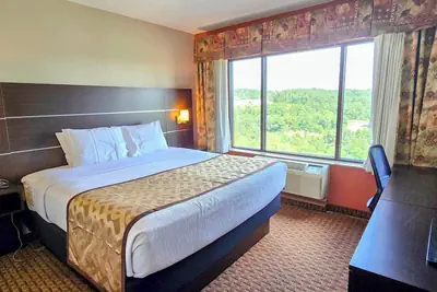 Photo 5 - Grand Plaza Hotel & Conference Center