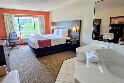 Photo 3 - Grand Plaza Hotel & Conference Center