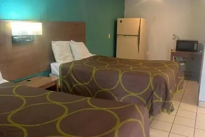 Photo 3 - Sun Motel