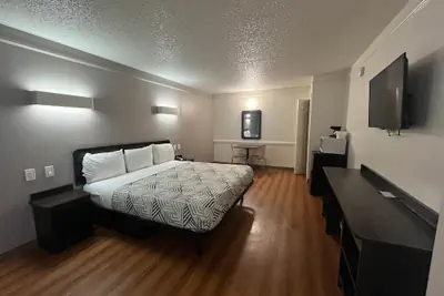 Photo 4 - Studio 6 Suites Euless, Tx – Dfw West