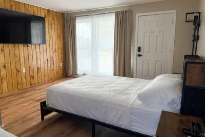 Photo 2 - Cascade Inn