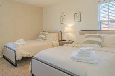 Photo 2 - Relaxing 3BR Getaway with Pool and games