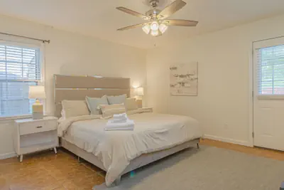 Photo 5 - Relaxing 3BR Getaway with Pool and games