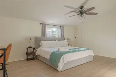 Photo 3 - The Columbus Collective 4Bed with games