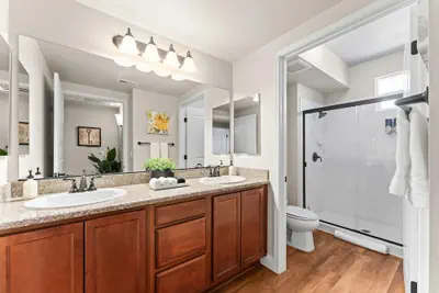 Photo 4 - New Upscale 1BR Stay With Mini Golf Sauna Heated Pool