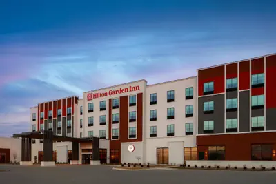 Photo 2 - Hilton Garden Inn Hutchinson