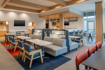 Photo 2 - Hyatt House Fresno Campus Pointe