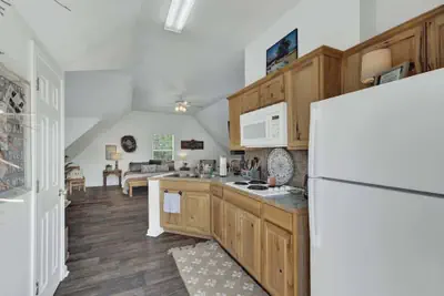 Photo 5 - Cactus Flower Treehouse-pet Friendly-hill Country Views!