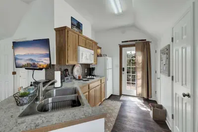 Photo 4 - Cactus Flower Treehouse-pet Friendly-hill Country Views!