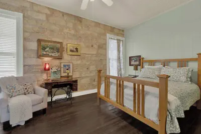 Photo 4 - Charming Balcony Suite Overlooking Main Street-walk to Everything!