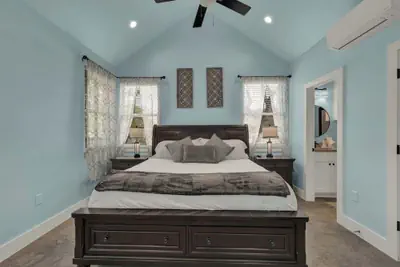 Photo 4 - Modern Casita With Hot Tub Six Minutes From Main Street