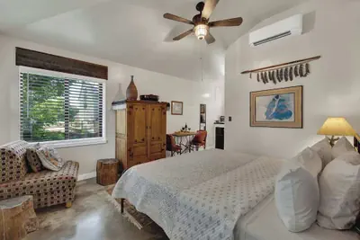 Photo 3 - Rojo-charming Unit Walking Distance to Main St!