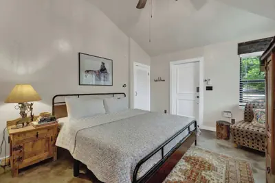 Photo 4 - Rojo-charming Unit Walking Distance to Main St!