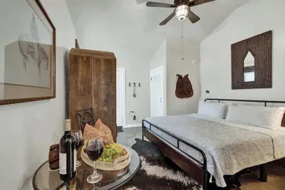 Photo 4 - Tejas Suite Walking Distance to Main St!