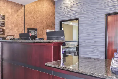 Photo 4 - Cobblestone Hotel & Suites - Waukesha/West Milwaukee