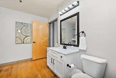 Photo 2 - Cozy Bedroom Retreat in the Heart of Kansas City