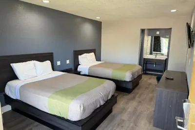 Photo 4 - Best Value Inn Garland