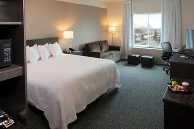 Photo 5 - Totem Hotel and Suites