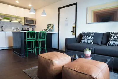 Photo 2 - Sleeps 8 4 Sobro Suites w/ Kitchens & Art, Walk to Broadway by Avantstay