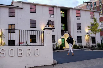 Photo 3 - Sleeps 8 4 Sobro Suites w/ Kitchens & Art, Walk to Broadway by Avantstay