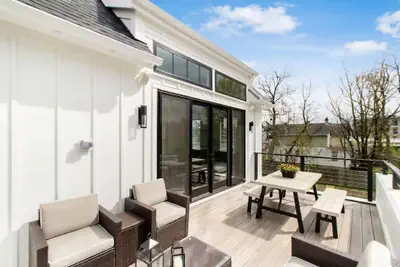 Photo 2 - Jungle House Designer Residences – Downtown Columbus