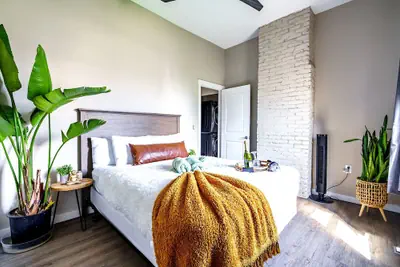 Photo 4 - Jungle House Downtown Columbus – Modern Boutique Suites