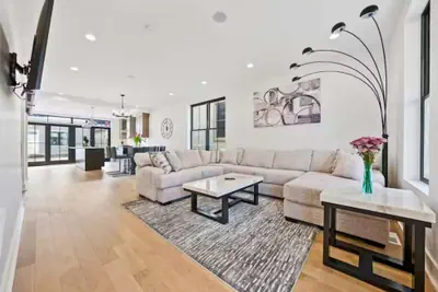 Photo 2 - Jungle House Premier Residences – Downtown Columbus & Short North