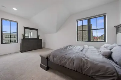 Photo 5 - Jungle House Premier Residences – Downtown Columbus & Short North