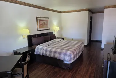 Photo 4 - American Inn & Suites