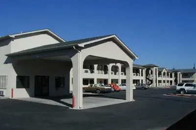 Photo 2 - American Inn & Suites