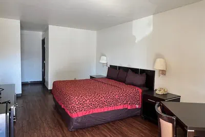 Photo 5 - American Inn & Suites