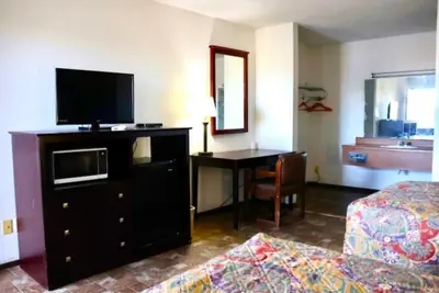 Photo 4 - Hotel O