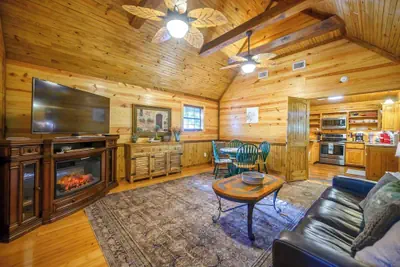Photo 2 - Sunset Ridge Cozy Cabin for 6