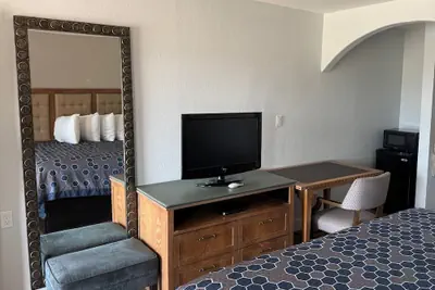 Photo 4 - WESTERN INN