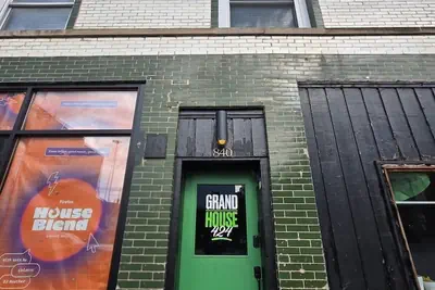 Photo 3 - Grand House