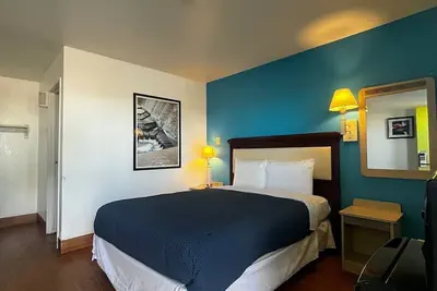 Photo 5 - Parkside Inn by PHG - Sweetwater