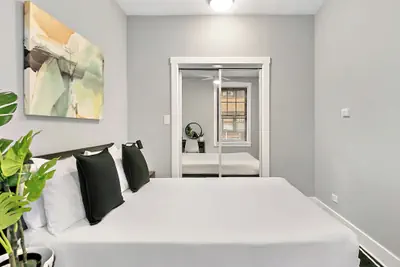 Photo 5 - Lovely 1BR Apt - Belmont B3