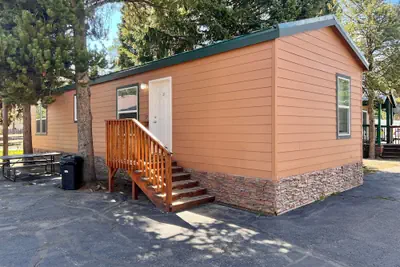 Photo 2 - Pioneer Motel