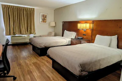 Photo 3 - Forsythia Inn
