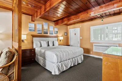 Photo 3 - Oceanfront Inn