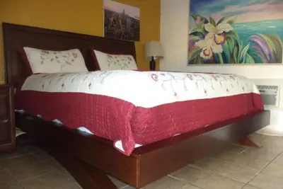 Photo 4 - Glades Motel