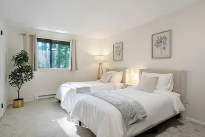 Photo 4 - @ Marbella Lane - Luxury Townhome 14 Min to Lumen