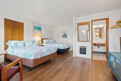 Photo 5 - Crescent Beach Motel