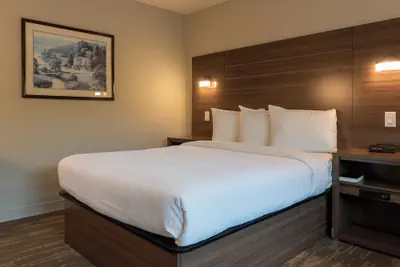 Photo 4 - Valley Trail Inn