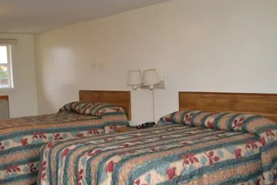 Photo 4 - Tourest Motel
