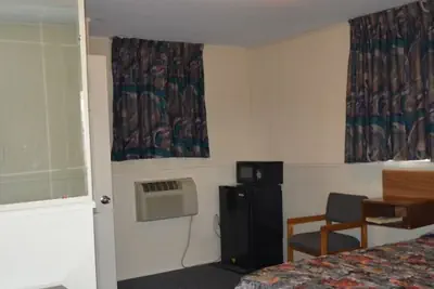Photo 5 - Tourest Motel